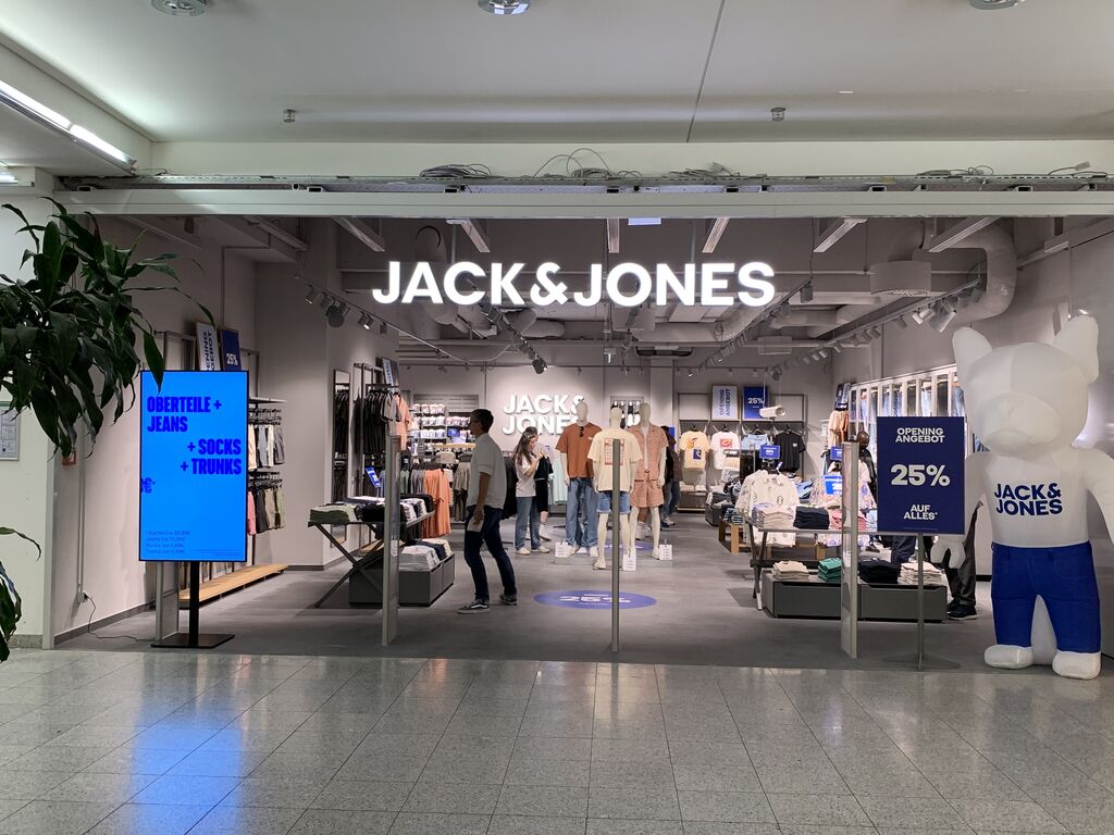 JACK & JONES